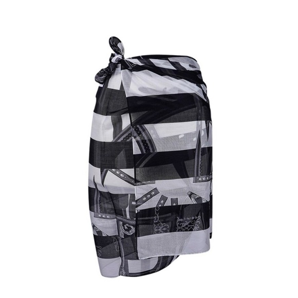 Hermes Bain Pareo Berliner’s Bayade 100% cotton, black, grey, white, 26” by 68”. - Picture 9 of 16